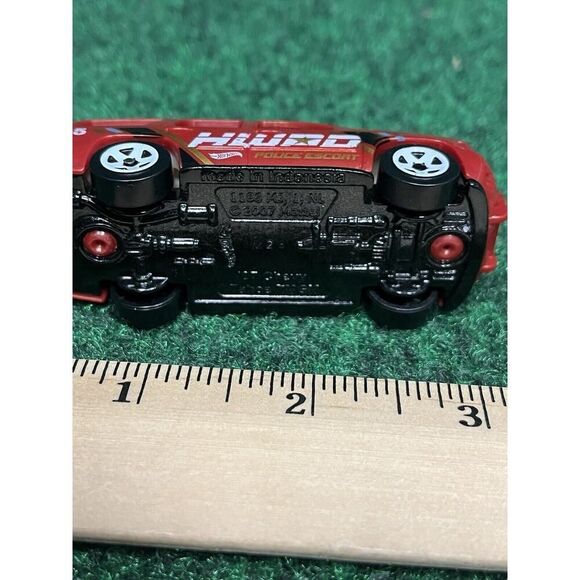 '07 Chevy Tahoe (Red) - Police Pursuit - Hot Wheels Basic Loose (2019) - Picture 4 of 4